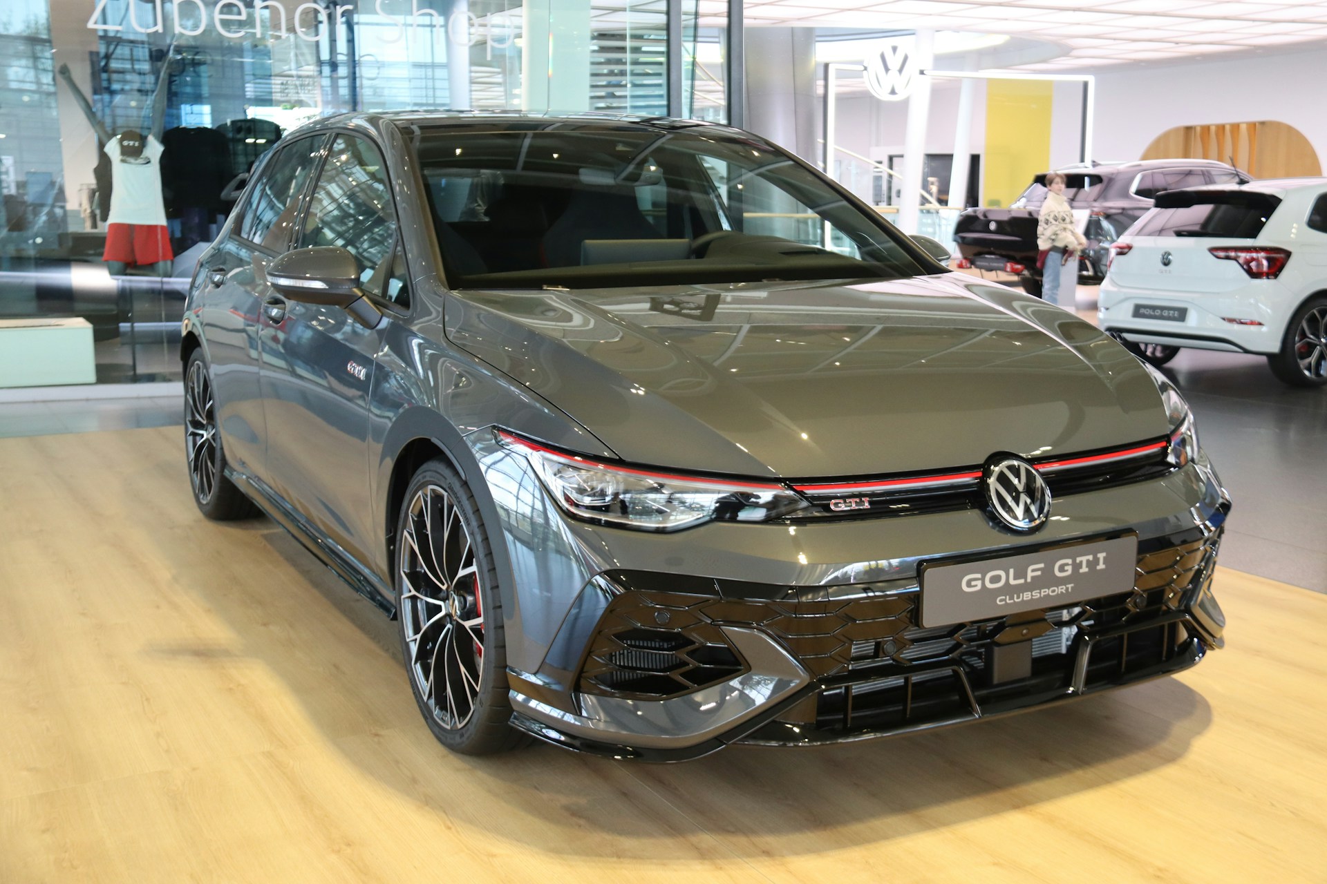 Volkswagen Golf GTI — foto 1 de 1